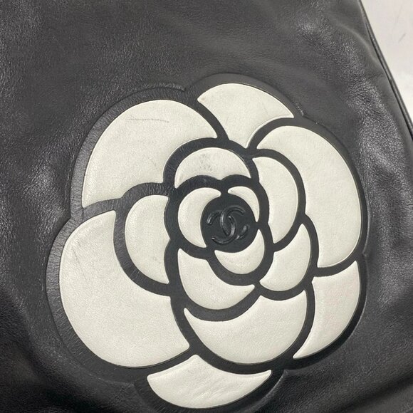 Auth CHANEL Camellia Black White Lambskin Tote Bag - Picture 10 of 16